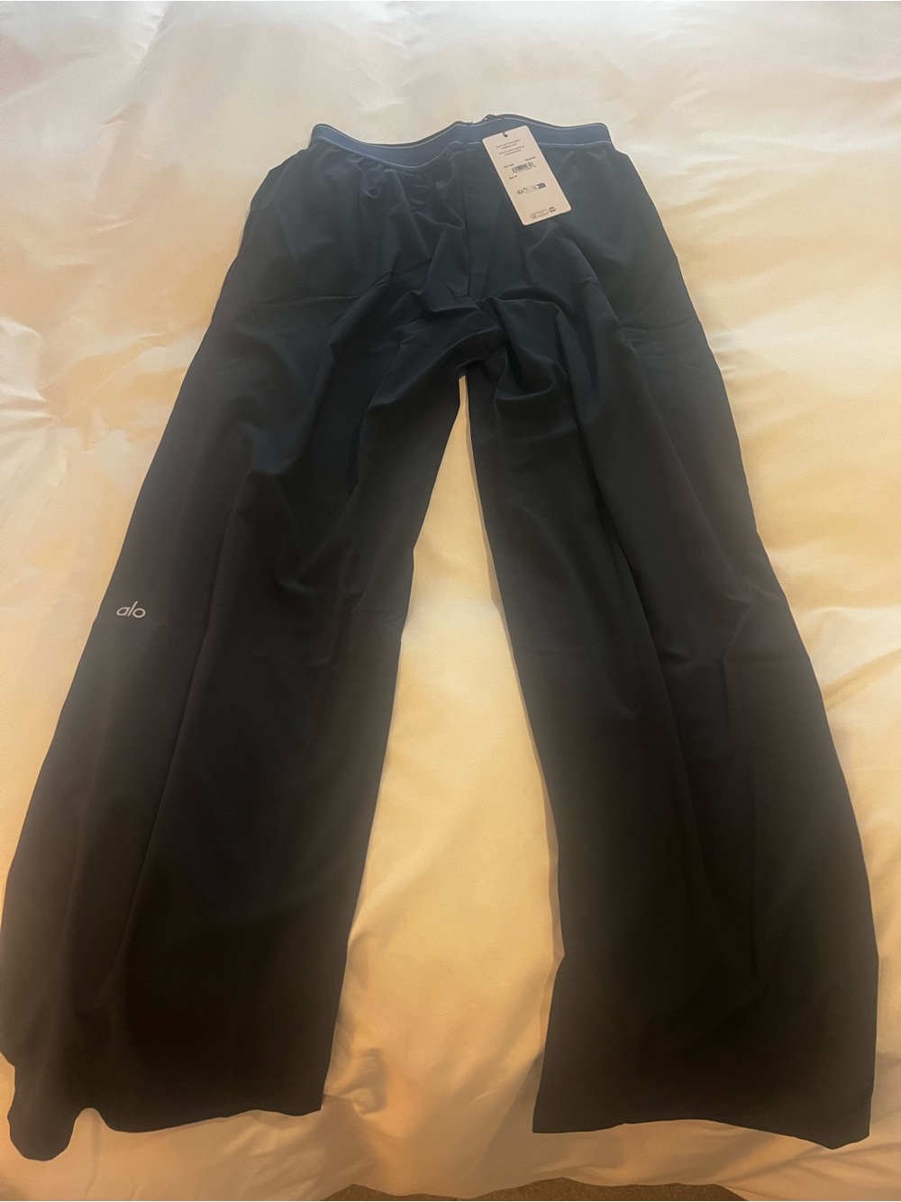 ALO Suit Up Trouser Navy blue Pants. size M. New with tags.  Original $148 - Picture 4 of 9